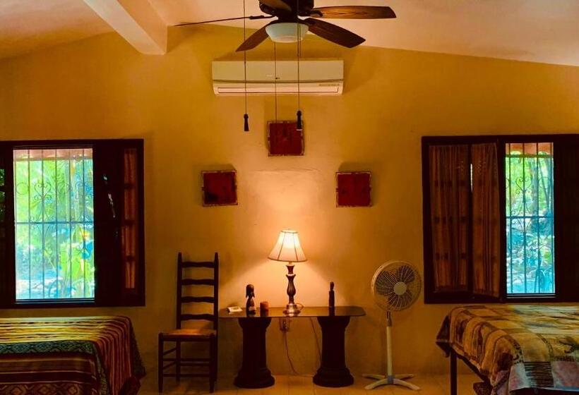 חדר סטנדרט לארבעה, Gardenhotel Macan Ché B&b