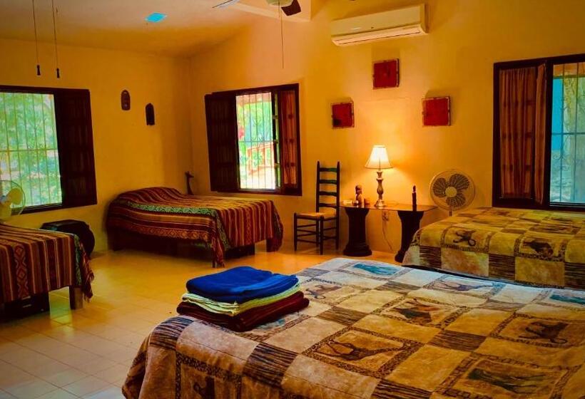 חדר סטנדרט לארבעה, Gardenhotel Macan Ché B&b