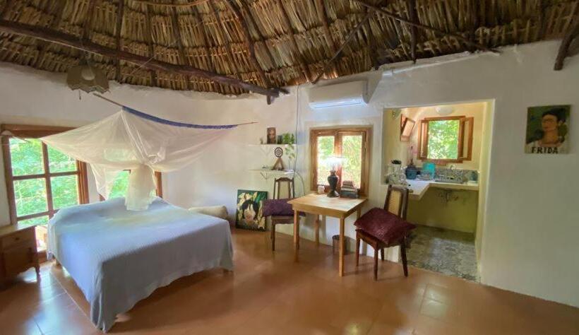בקתה, Gardenhotel Macan Ché B&b