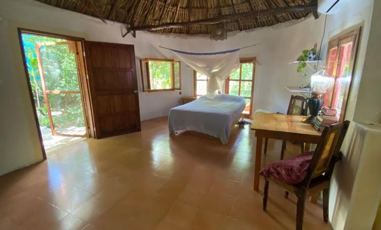 בקתה, Gardenhotel Macan Ché B&b