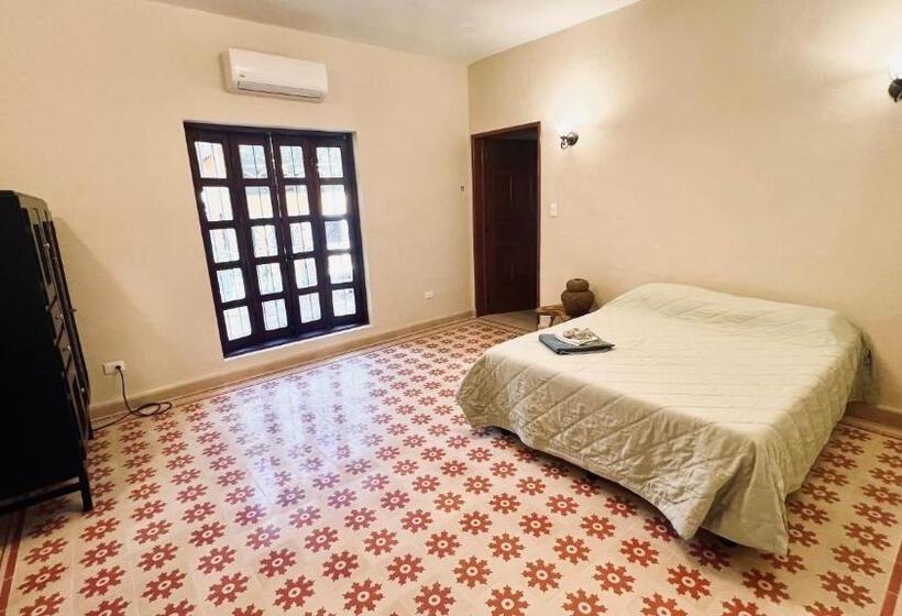בונגלו סטנדרט 2 חדרי שינה, Gardenhotel Macan Ché B&b