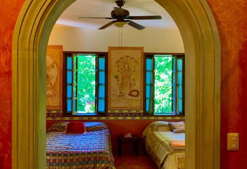 带2个双人床的标准工作室, Gardenhotel Macan Ché B&b