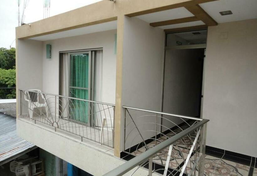 מיטת קינג בסוויטה, Catala