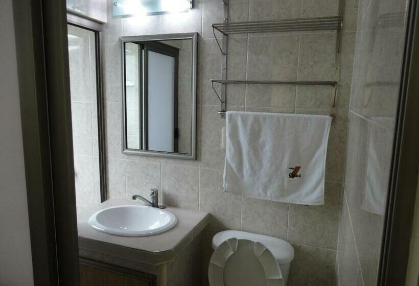 מיטת קינג בסוויטה, Catala