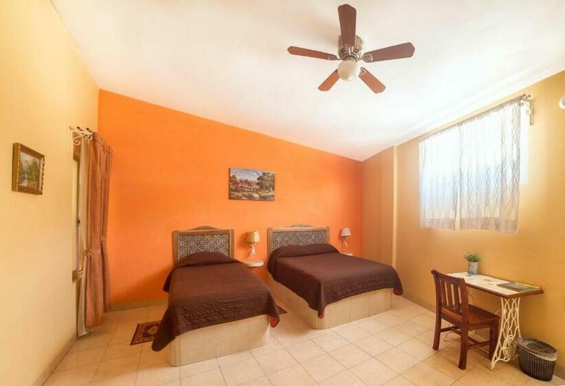 经典四人房间, Del Rio