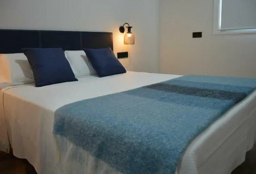 Habitació Superior, Ibi