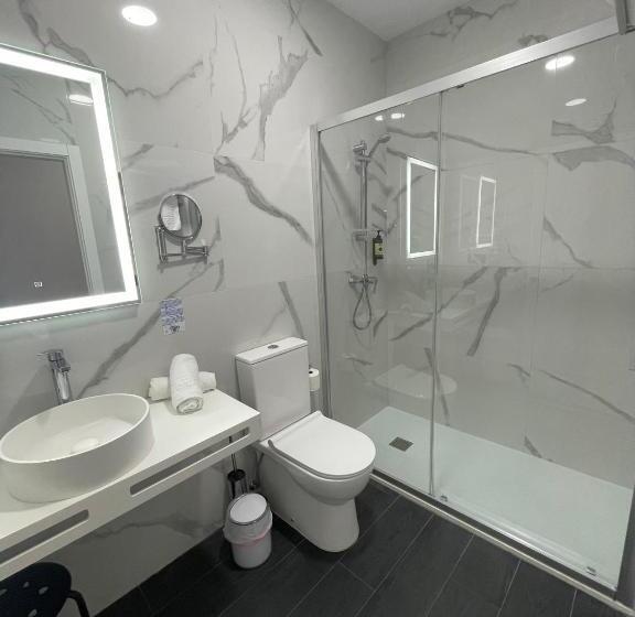 חדר סופריור, Ibi