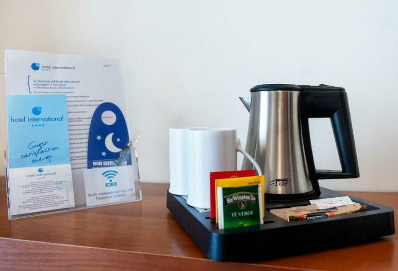 スタンダードルーム, International