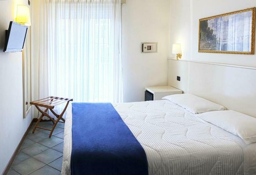 Номер Economy, International