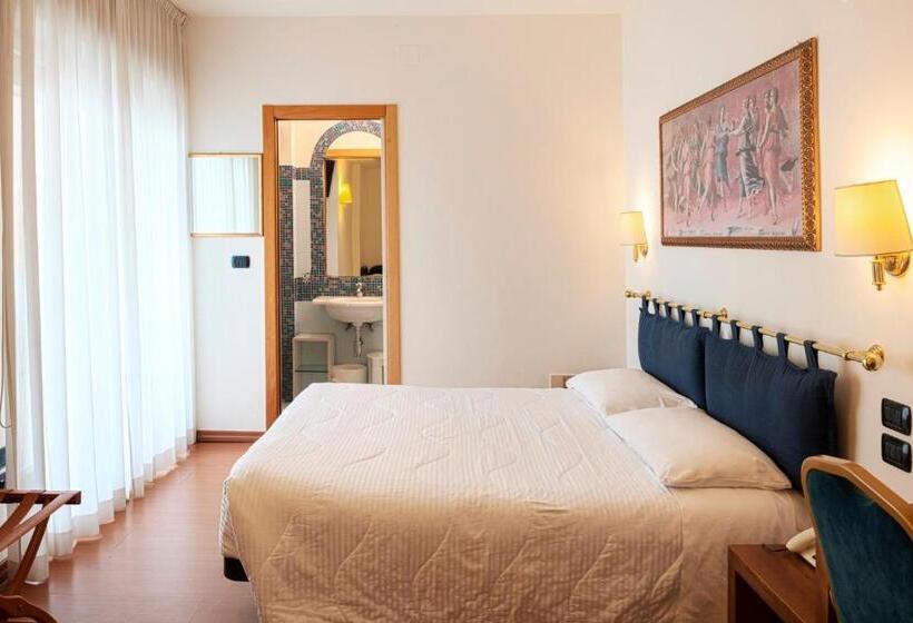 エコノミールーム, International