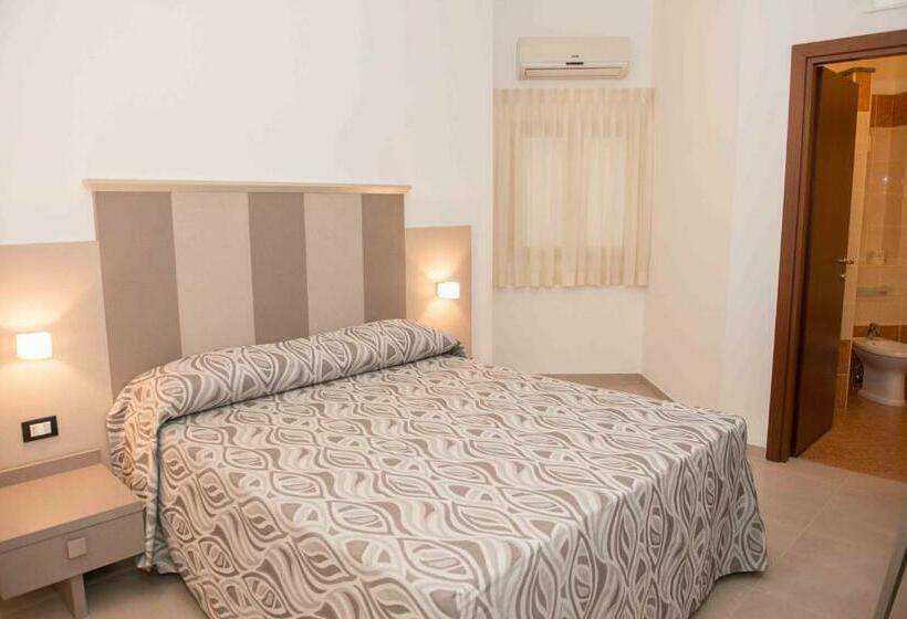 חדר אקונומי, La Caravella