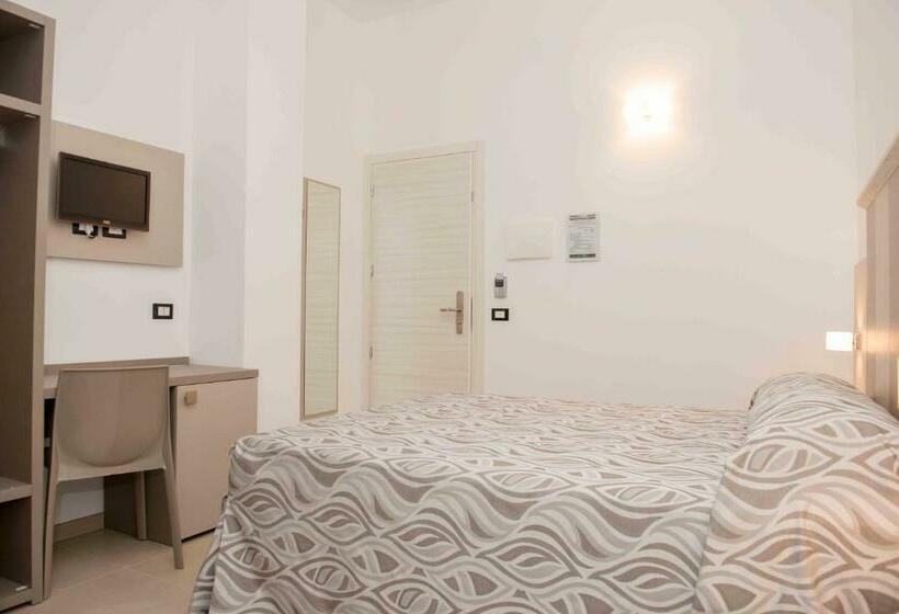 חדר אקונומי, La Caravella