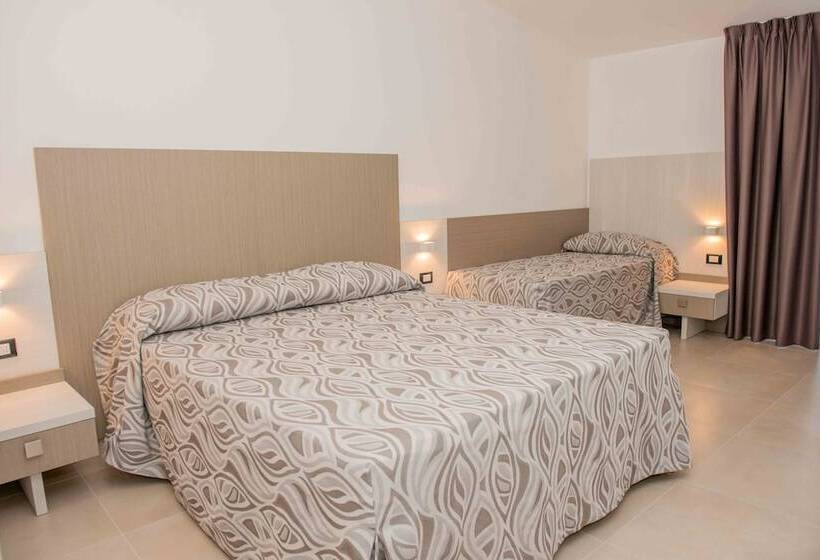 חדר קלאסי לשלושה, La Caravella