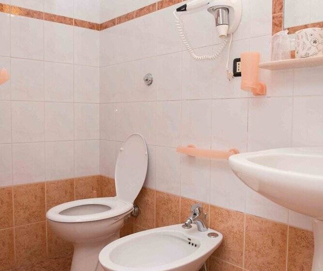 חדר סופריור לארבעה, La Caravella