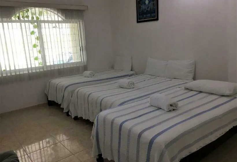 اتاق استاندارد سه نفره, Malecón