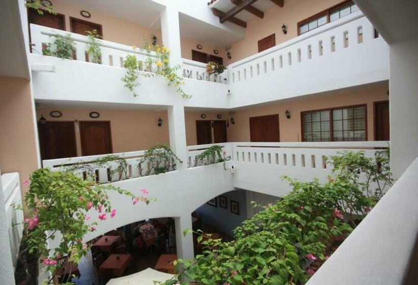 스탠다드 룸 더블 침대 2개, Maria Mixteca