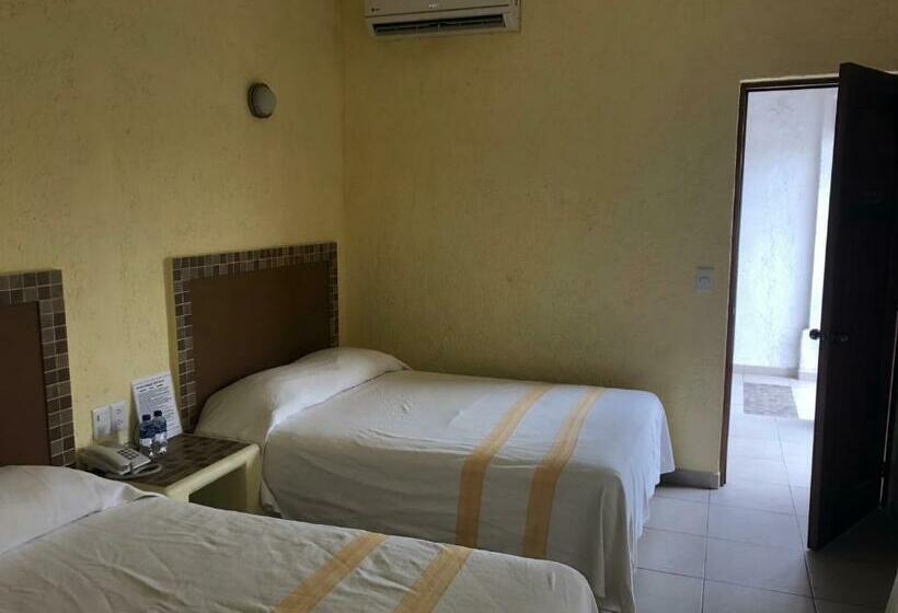 스탠다드 룸 더블 침대 2개, Maria Mixteca