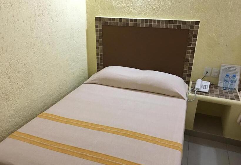 스탠다드 룸 더블 침대 2개, Maria Mixteca