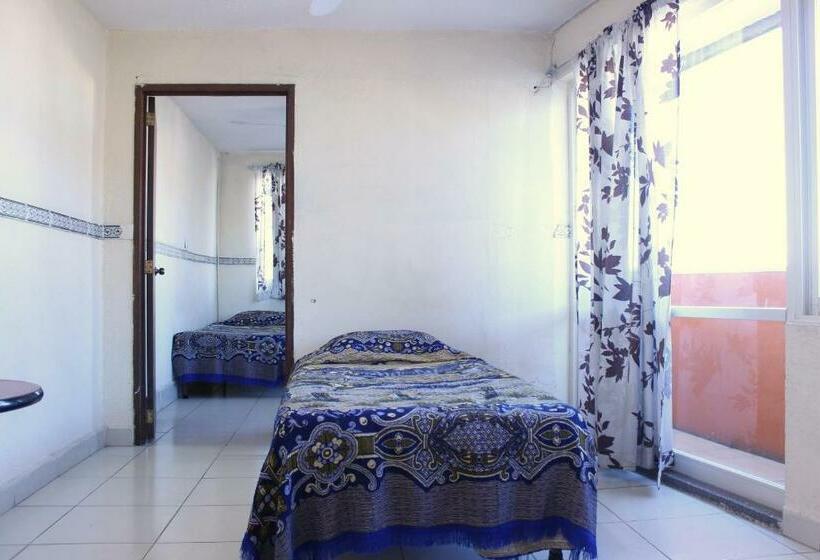 اتاق خانوادگی, Plaza Aleman