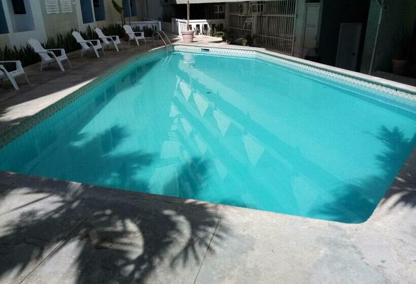 스탠다드 룸 킹사이즈 침대, Royalty