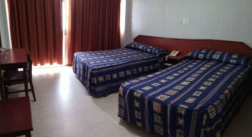 스탠다드 룸 더블 침대 2개, Royalty