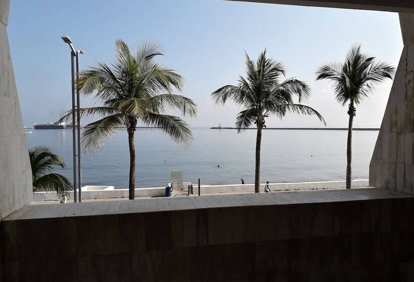 스탠다드 룸 더블 침대 2개, Royalty