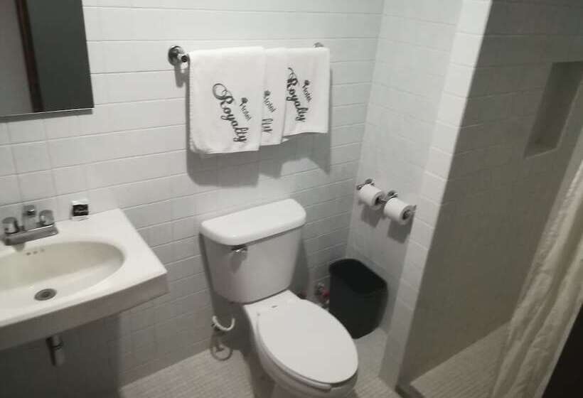 스탠다드 룸 더블 침대 2개, Royalty