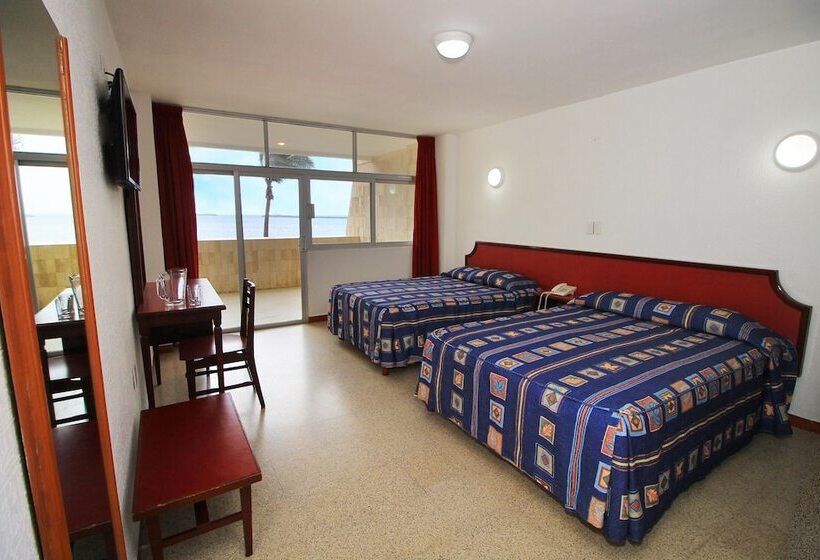 스탠다드 룸 더블 침대 2개, Royalty