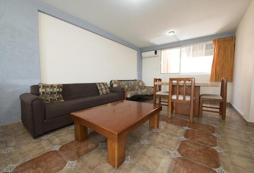 デラックスルーム, Suites De Reyes