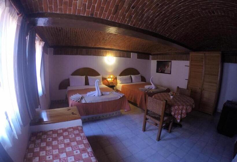 חדר דלוקס לשלושה, Suites Paraiso Tequis