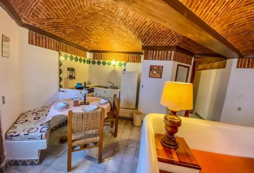 スタンダードスタジオ, Suites Paraiso Tequis