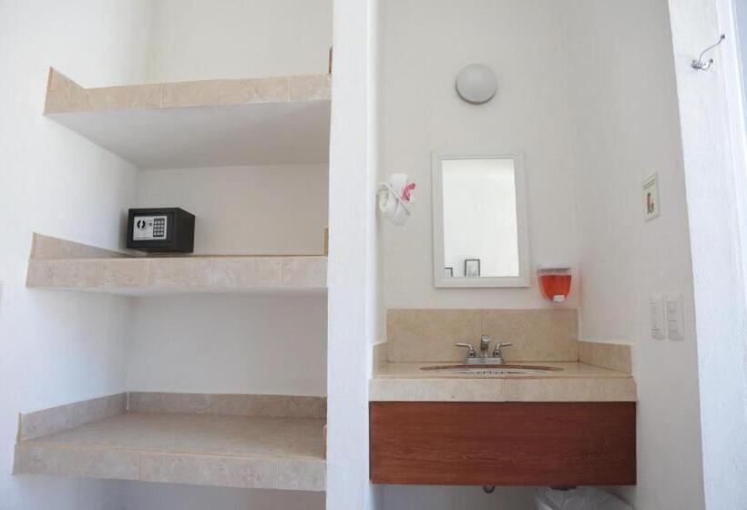 Superior Kamer met Uitzicht op het Zwembad, Ith Sayulita Amazing Surf Hostel