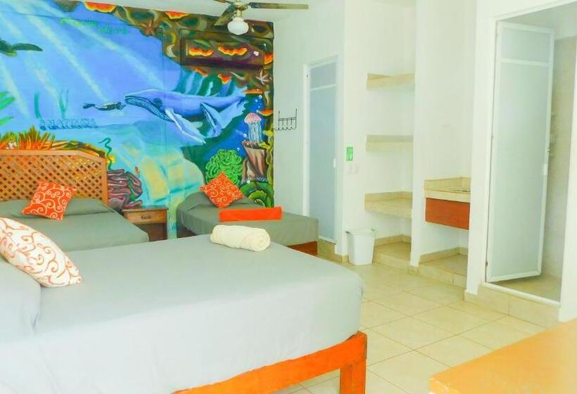 Familiekamer met Uitzicht op het Zwembad, Ith Sayulita Amazing Surf Hostel