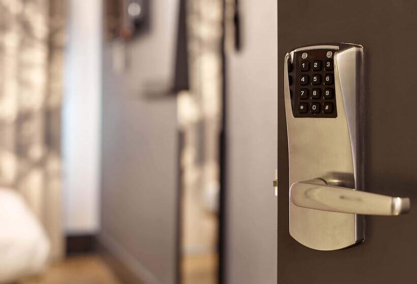 スタンダード４人部屋, B&b Hotel Orléans Saran 3 Étoiles