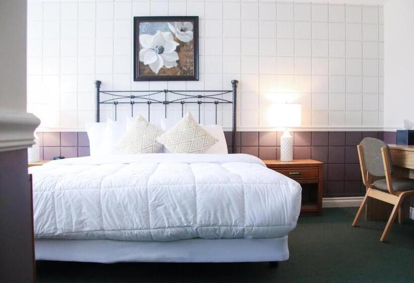 إستوديو قياسى سرير كينج, The Fountain Inn