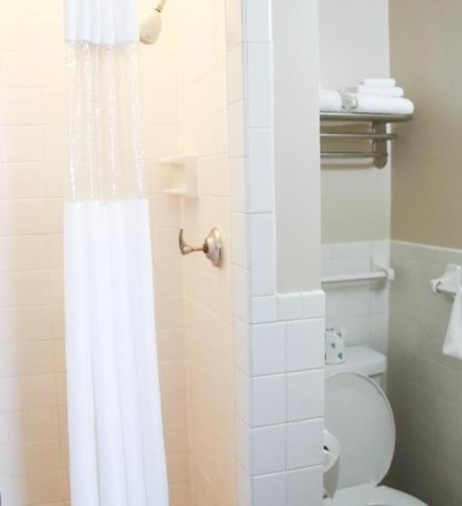 غرفة عائلية, The Fountain Inn