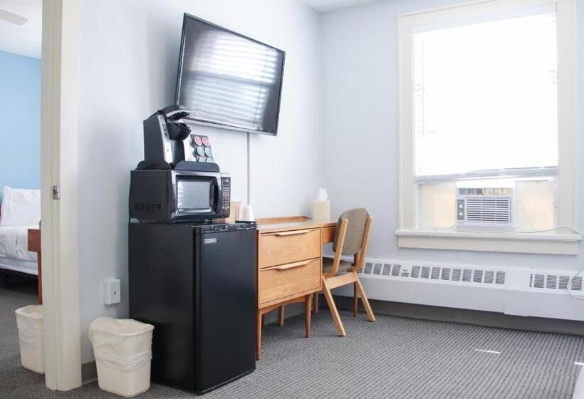 غرفة عائلية, The Fountain Inn