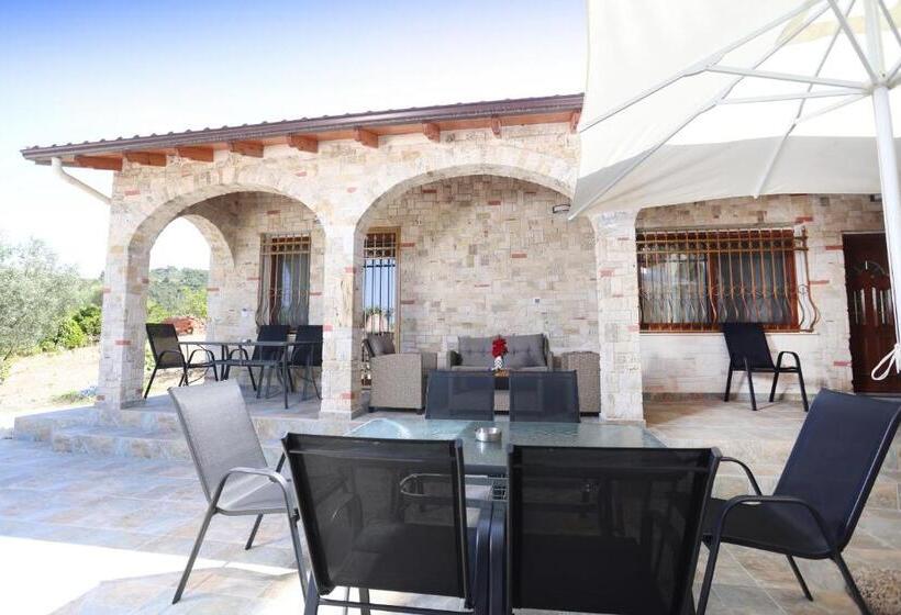 Vila Deluxe 1 Dormitori, Villa Helga Exotic