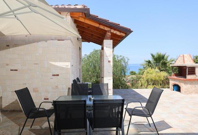 Vila Deluxe 1 Dormitori, Villa Helga Exotic