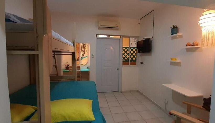 غرفة قياسية ثلاثية, Eco Hotel Club Rolling Stone