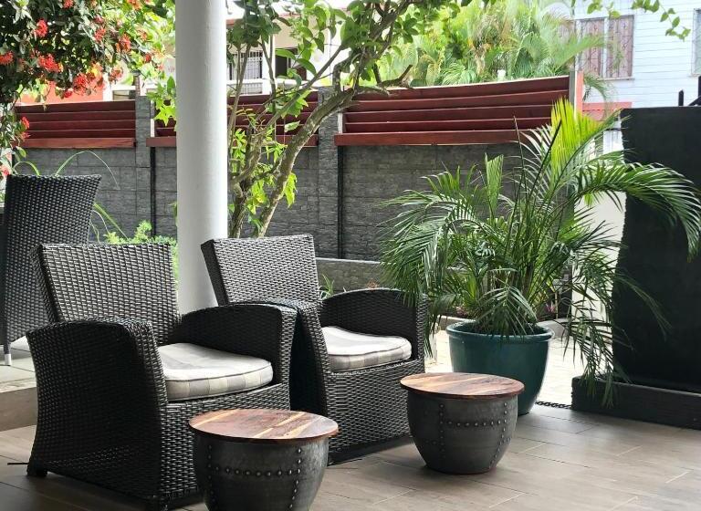 اتاق استاندارد با چشمانداز باغ, Villa Famiri Boutique