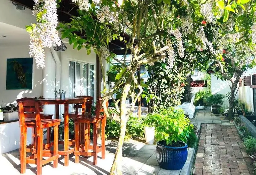 اتاق استاندارد با چشم‌انداز باغ, Villa Famiri Boutique