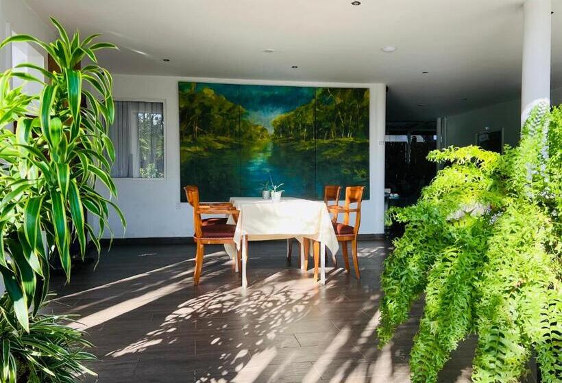 اتاق استاندارد با چشمانداز باغ, Villa Famiri Boutique