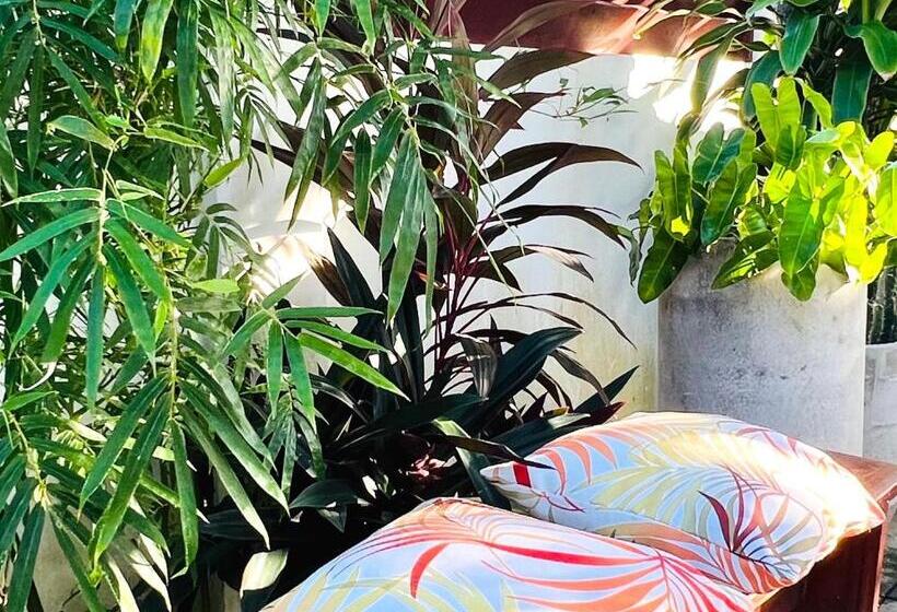 اتاق استاندارد با بالکن, Villa Famiri Boutique