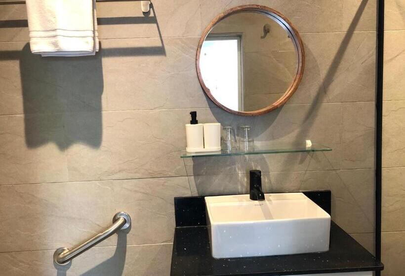 اتاق استاندارد با چشم‌انداز باغ, Villa Famiri Boutique