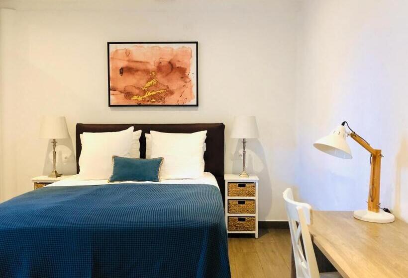 اتاق لوکس سه تخته, Villa Famiri Boutique