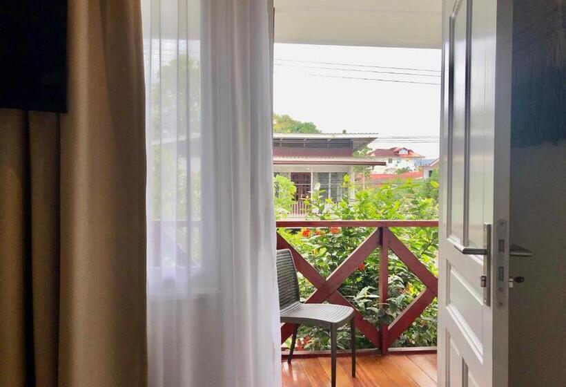 اتاق استاندارد با بالکن, Villa Famiri Boutique