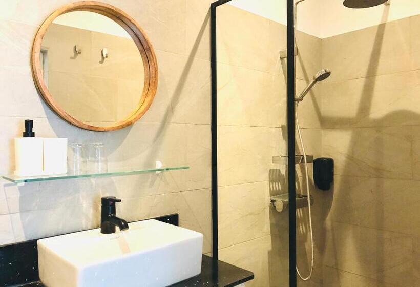 اتاق استاندارد با بالکن, Villa Famiri Boutique