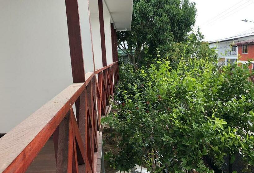 اتاق لوکس, Villa Famiri Boutique