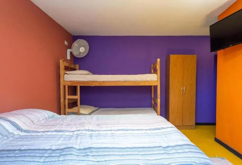スタンダード４人部屋, Del Barcito Hostel And Suites